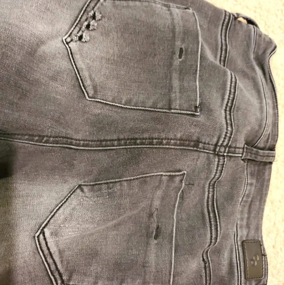 Jeans - Picture 2 of 4